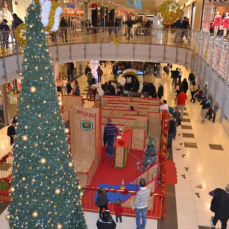פיומיצ'ינו Airport & Fair Suite Apartments מראה חיצוני תמונה