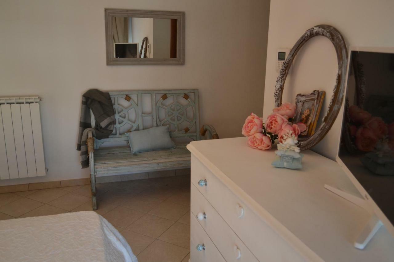 פיומיצ'ינו Airport & Fair Suite Apartments מראה חיצוני תמונה