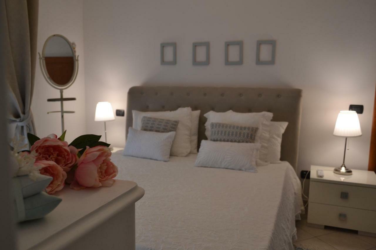 פיומיצ'ינו Airport & Fair Suite Apartments מראה חיצוני תמונה