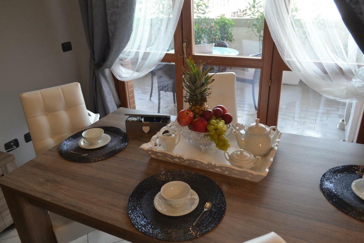 פיומיצ'ינו Airport & Fair Suite Apartments מראה חיצוני תמונה