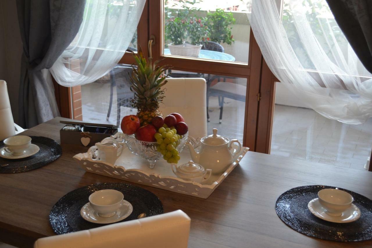 פיומיצ'ינו Airport & Fair Suite Apartments מראה חיצוני תמונה