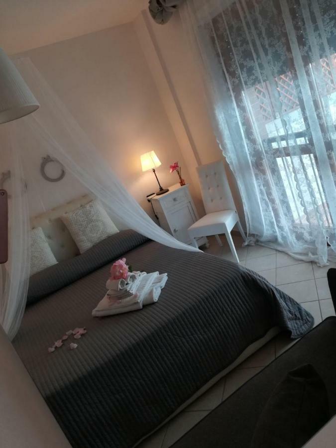פיומיצ'ינו Airport & Fair Suite Apartments מראה חיצוני תמונה