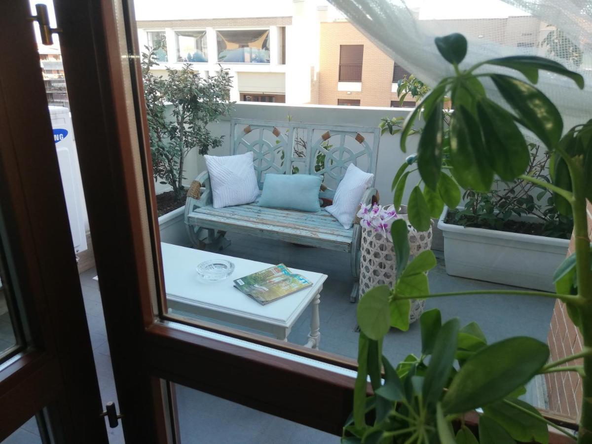 פיומיצ'ינו Airport & Fair Suite Apartments מראה חיצוני תמונה