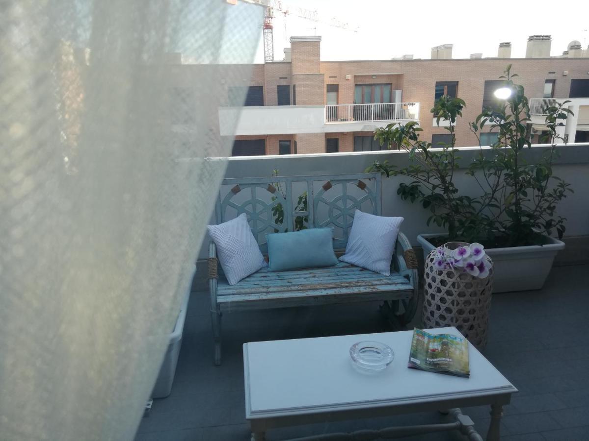 פיומיצ'ינו Airport & Fair Suite Apartments מראה חיצוני תמונה